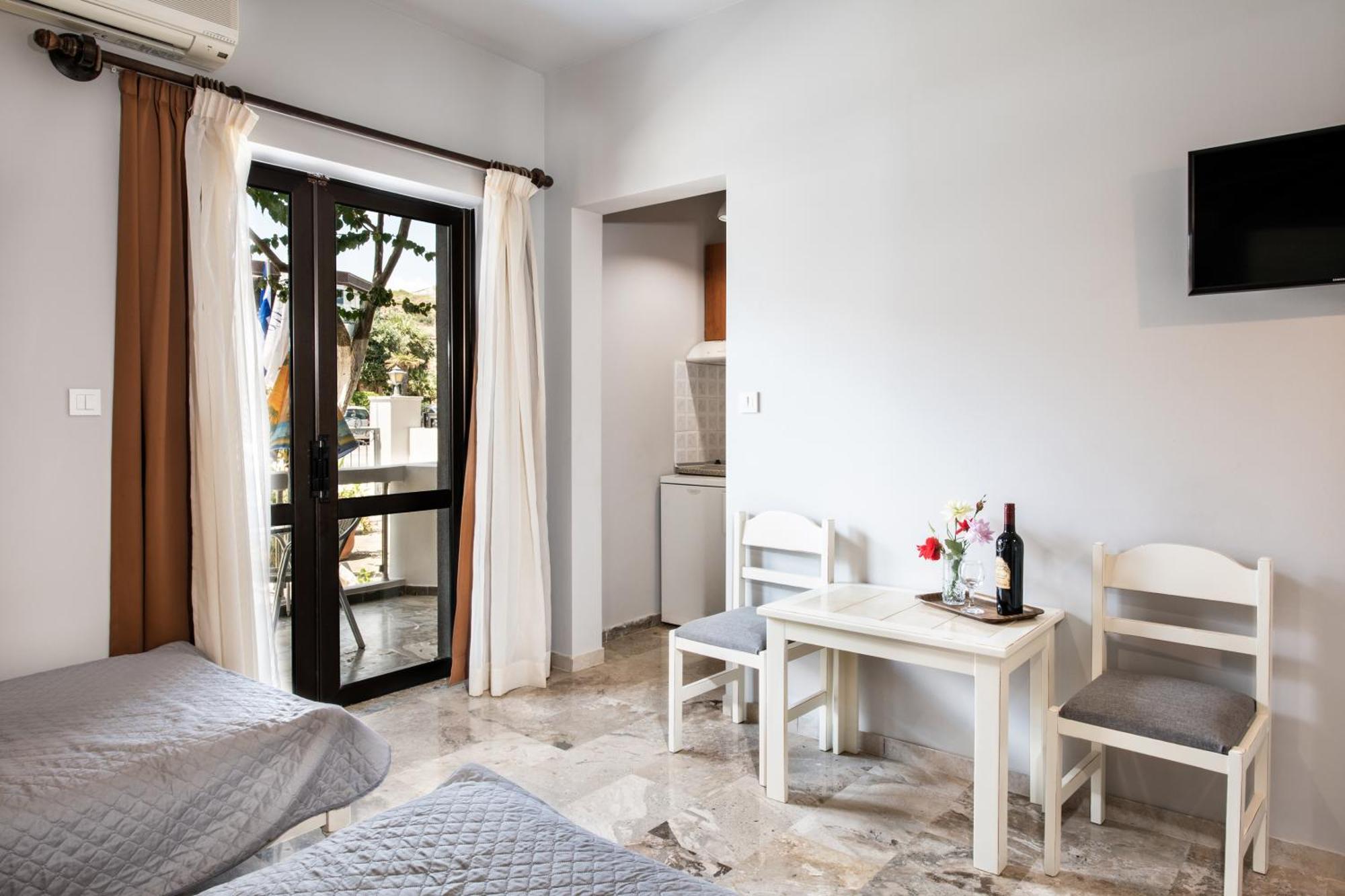 Lia Beachfront Apartments Stalós 외부 사진