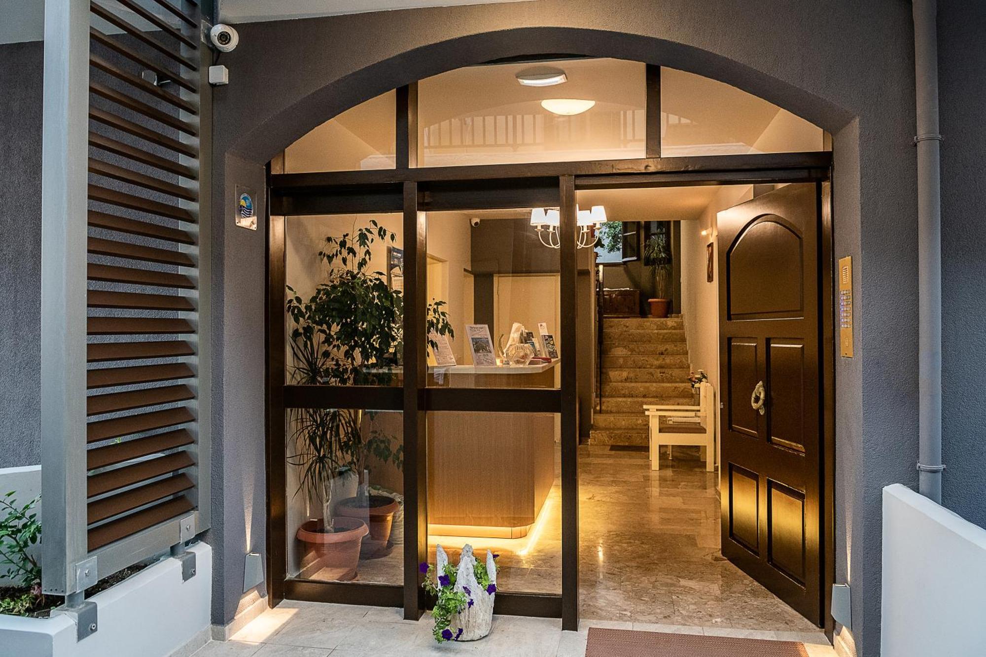 Lia Beachfront Apartments Stalós 외부 사진