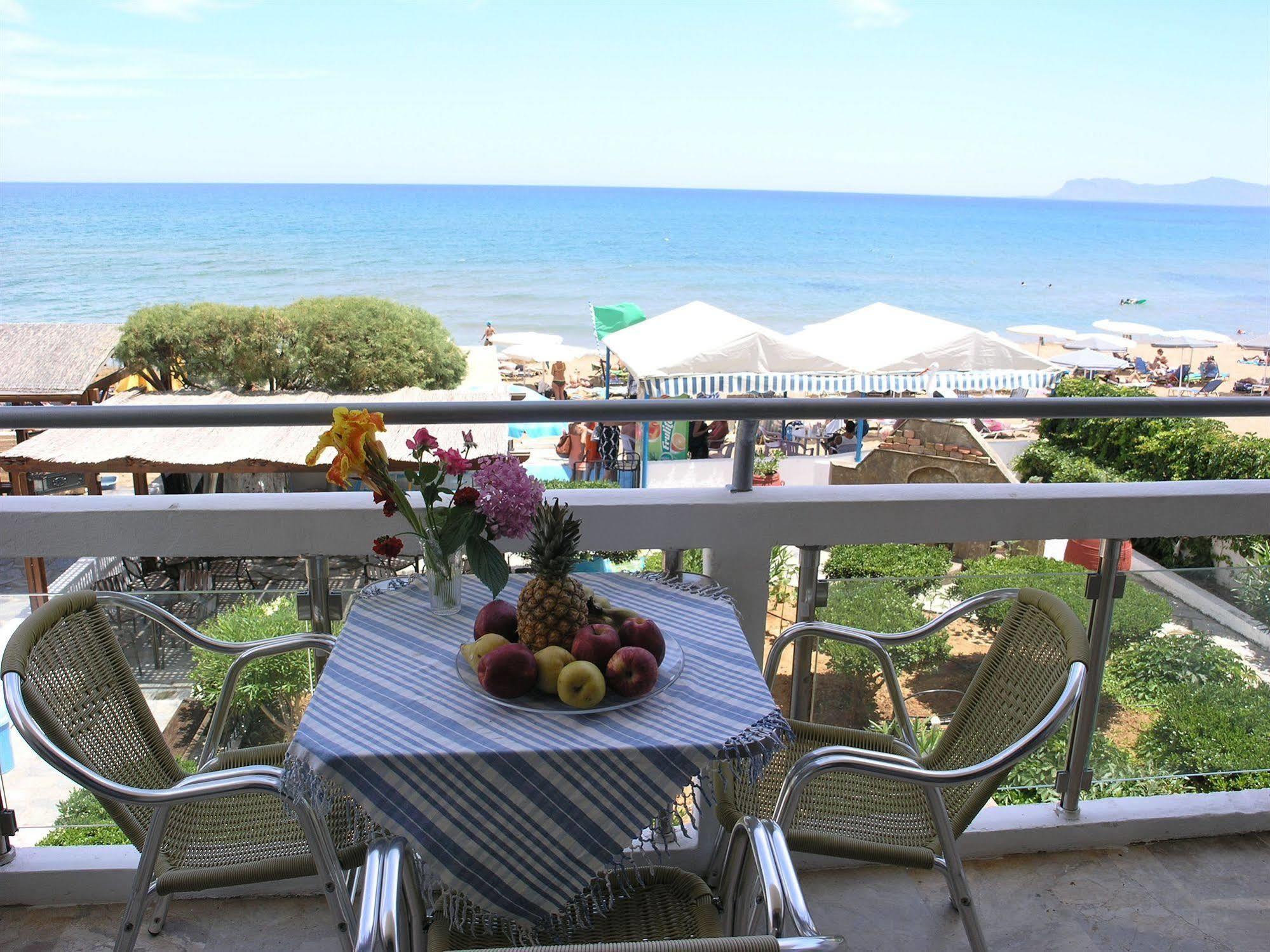 Lia Beachfront Apartments Stalós 외부 사진